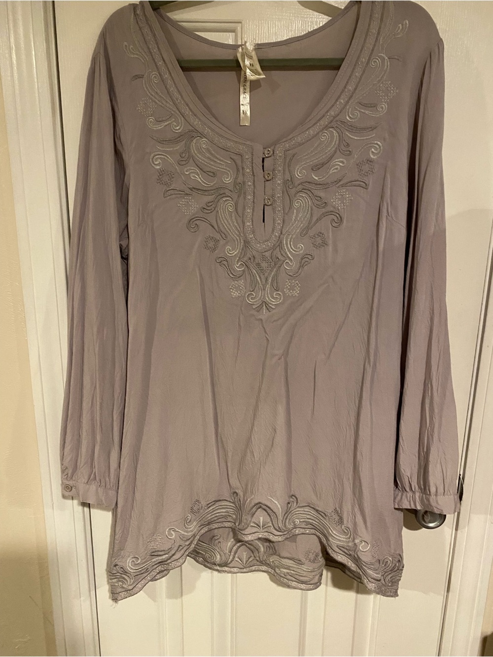 Embroidered Scoop-Neck Tunic Top - Gray Taupe